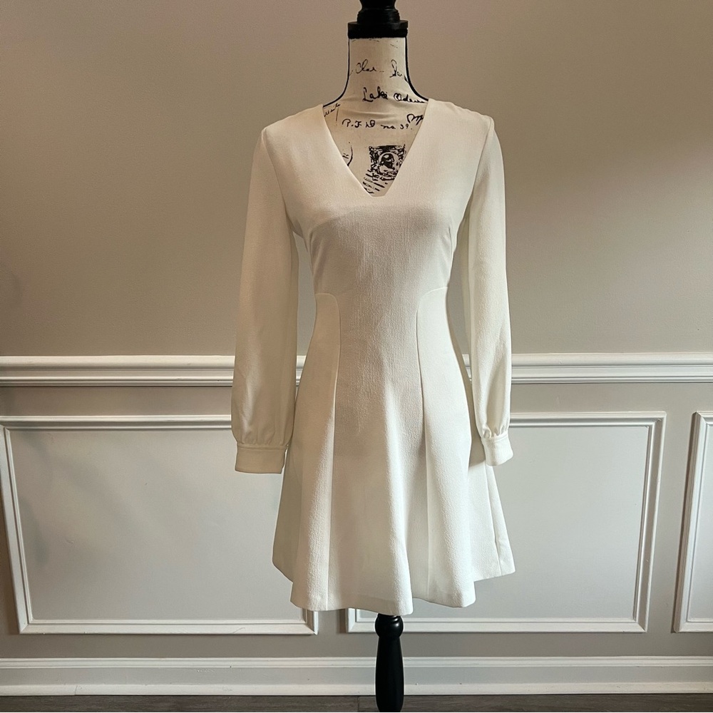 Club Monaco Lashell dress.  White.  Long Sleeve.  Size 0.